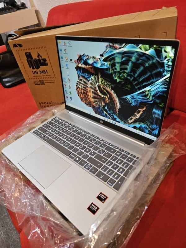 Laptop Ryzen 5 – 16 Go RAM / 512 Go SSD / Écran 15" – Ultra rapide & design élégant – Image 3